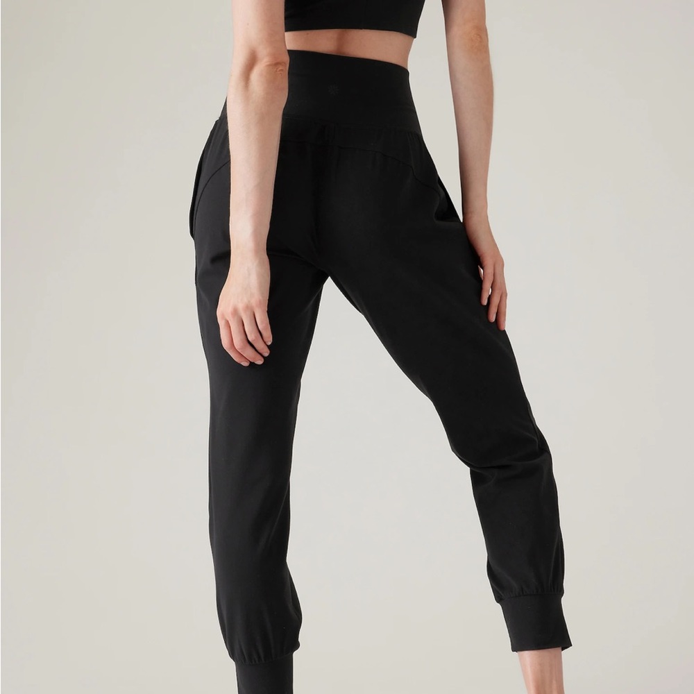 Athleta Salutation Jogger, Black, Size Small